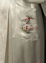 Load image into Gallery viewer, BEAUTIFUL 1960S Ivory Silk Kimono Robe Hand Embroidered