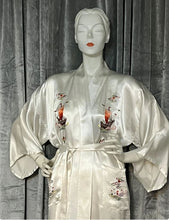 Load image into Gallery viewer, BEAUTIFUL 1960S Ivory Silk Kimono Robe Hand Embroidered