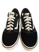 Load image into Gallery viewer, VANS WARD SNEAKER (SZ 4)
