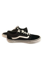Load image into Gallery viewer, VANS WARD SNEAKER (SZ 4)