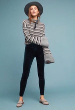 Cargar imagen en el visor de la galería, Anthropologie Sanctuary Velvet Legging (SZ M)