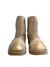 Load image into Gallery viewer, UGG SHORT PATCHWORK GOLD BOOT (SZ 3)