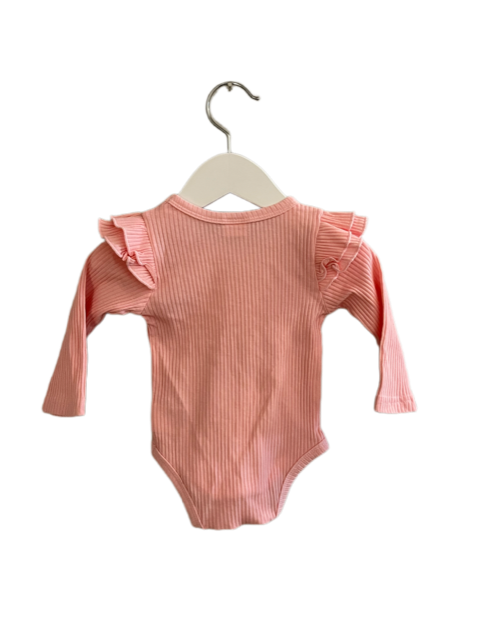 PINK RUFFLE ONESIE (SZ 0-3)