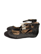 Load image into Gallery viewer, OLD NAVY FLATS (SZ 2)
