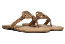 Cargar imagen en el visor de la galería, Girls Dolce Vita Candle Sandal / Tan (SZ 5)
