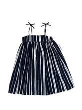 Cargar imagen en el visor de la galería, NWT OLD NAVY STRIPED DRESS (SZ 5T)
