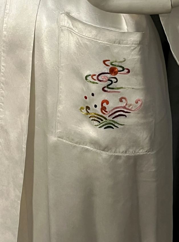 BEAUTIFUL 1960S Ivory Silk Kimono Robe Hand Embroidered