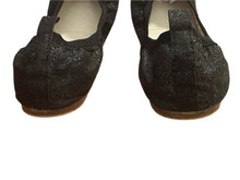 Load image into Gallery viewer, ZARA GIRLS HOLIDAY BALLERINA FLATS (SZ 1-2)
