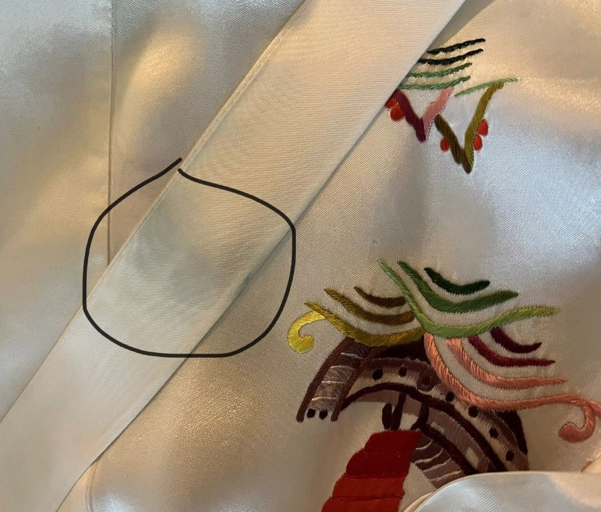 BEAUTIFUL 1960S Ivory Silk Kimono Robe Hand Embroidered