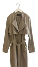 Cargar imagen en el visor de la galería, REHAB LAB CLASSIC BELTED TRENCH COAT (SZ M)
