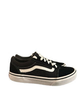 Load image into Gallery viewer, VANS WARD SNEAKER (SZ 4)
