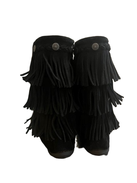 MINNETONKA 3 LAYER FRINGE BLACK BOOT (SZ 2)