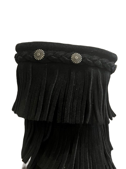 MINNETONKA 3 LAYER FRINGE BLACK BOOT (SZ 2)