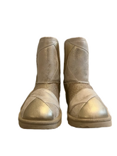 Load image into Gallery viewer, UGG SHORT PATCHWORK GOLD BOOT (SZ 3)
