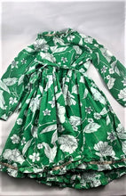 Cargar imagen en el visor de la galería, CUPCAKES &amp; PASTRIES GREEN FLORAL DRESS  (SZ 3T)
