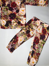 Load image into Gallery viewer, POSH PEANUT FLORAL LONG SLEEVE SET (SZ 6-12M)
