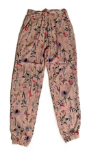 Load image into Gallery viewer, H&amp;M PINK FLORAL PANTS (SZ 8-9)
