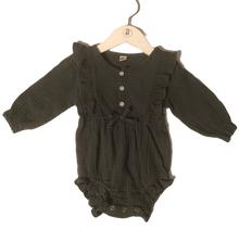 Load image into Gallery viewer, YOUNGER TREE GREEN LINEN RUFFLE ONESIE (SZ 3T)

