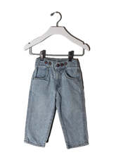 Load image into Gallery viewer, VINTAGE LITTLE LEVI&#39;S SUSPENDER BUTTON JEANS (SZ 2T)
