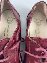 Cargar imagen en el visor de la galería, MARIE CHANTAL LEATHER SHOES (SZ 8)
