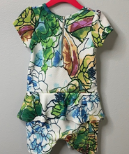 Cargar imagen en el visor de la galería, FLORAL ROMPER BY DOTDOT SMILE (SZ 2Y)
